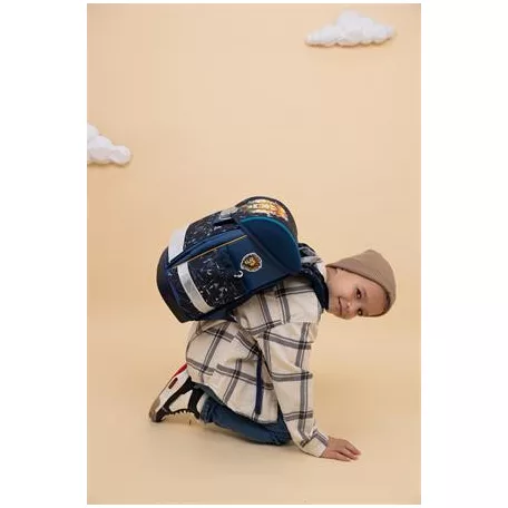 BELMIL Iskolatáska, fémcsat, BELMIL "Classy Lion", oroszlán