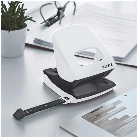 LEITZ Lyukasztó, kétlyukú, 30 lap, LEITZ "Nexxt Wow", fehér