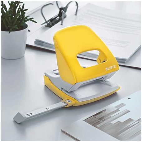 LEITZ Lyukasztó, kétlyukú, 30 lap, LEITZ "Nexxt Wow", sárga