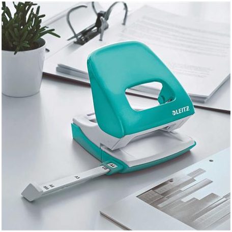 LEITZ Lyukasztó, kétlyukú, 30 lap, LEITZ "Nexxt Wow", jégkék