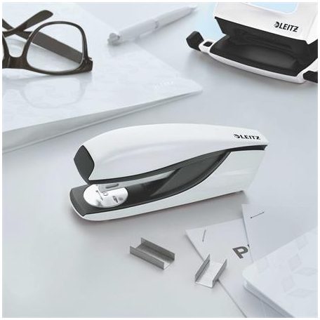 LEITZ Tűzőgép, 24/6, 26/6, 30 lap, LEITZ "Nexxt Wow", fehér