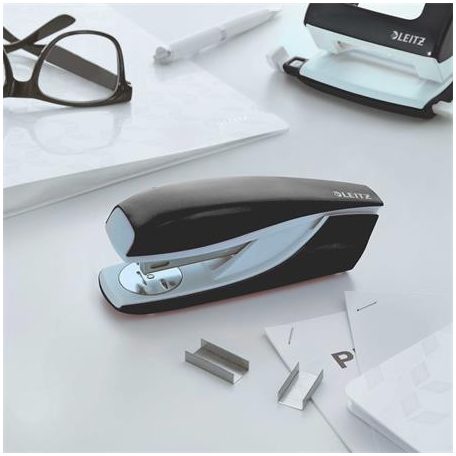 LEITZ Tűzőgép, 24/6, 26/6, 30 lap, LEITZ "Nexxt Wow", fekete