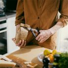 FISKARS Olló, konyhai, 22 cm FISKARS "Functional ReNew", fekete