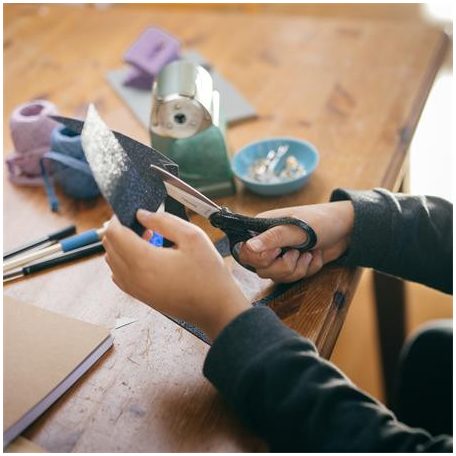 FISKARS Olló, iskolai, 18 cm, FISKARS, csillámos fekete