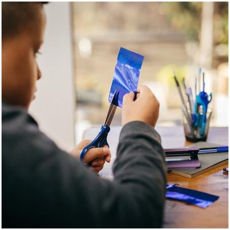 FISKARS Olló, iskolai, 18 cm, balkezes, FISKARS, csillámos kék