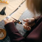 FISKARS Varróolló, 21 cm, FISKARS "Amplify", fehér