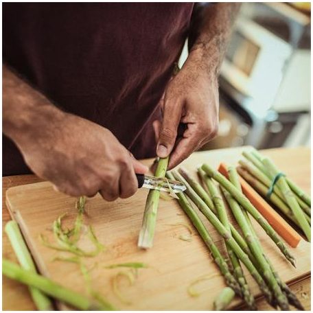 FISKARS Rögzített pengés hámozó, FISKARS