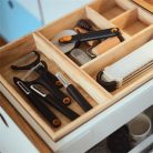 FISKARS Forgópengés hámozó, FISKARS