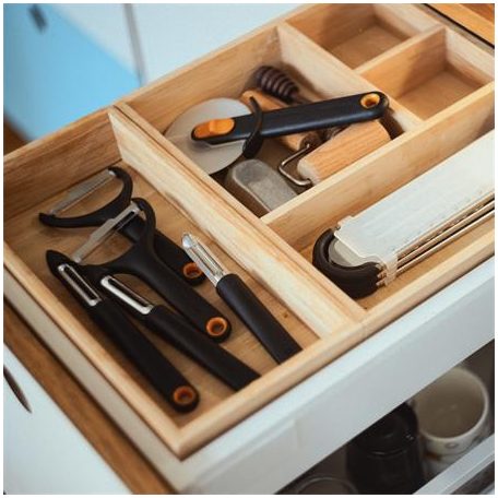 FISKARS Forgópengés hámozó, FISKARS