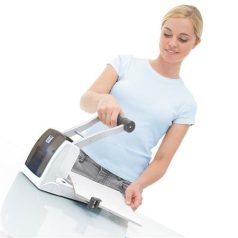   RAPESCO Lyukasztó, nagyteljesítményű, kétlyukú, 150 lap, könnyített lyukasztás, RAPESCO "ECO P2200", fehér