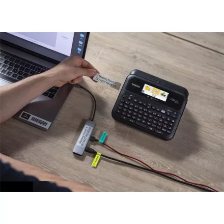 BROTHER Elektromos feliratozógép hordtáskával, BROTHER "PT-D610BTVP"